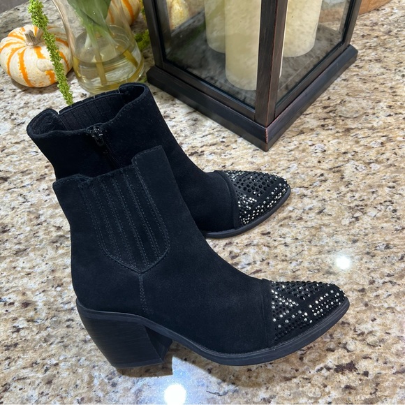 Van Eli Suede and Rhinestone Embellished Black Pointed Toe Booties 7.5N - Picture 2 of 11